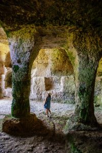 Eglise souterraine de Gurat - vue intérieure